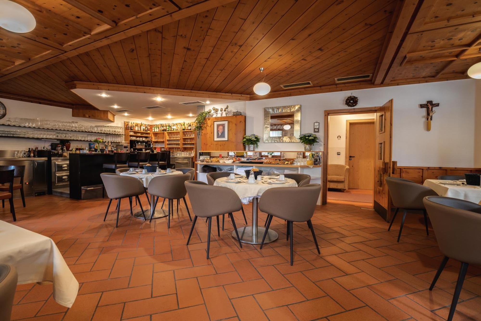 Aparthotel Zum Schloessl Villa Ottone Bagian luar foto