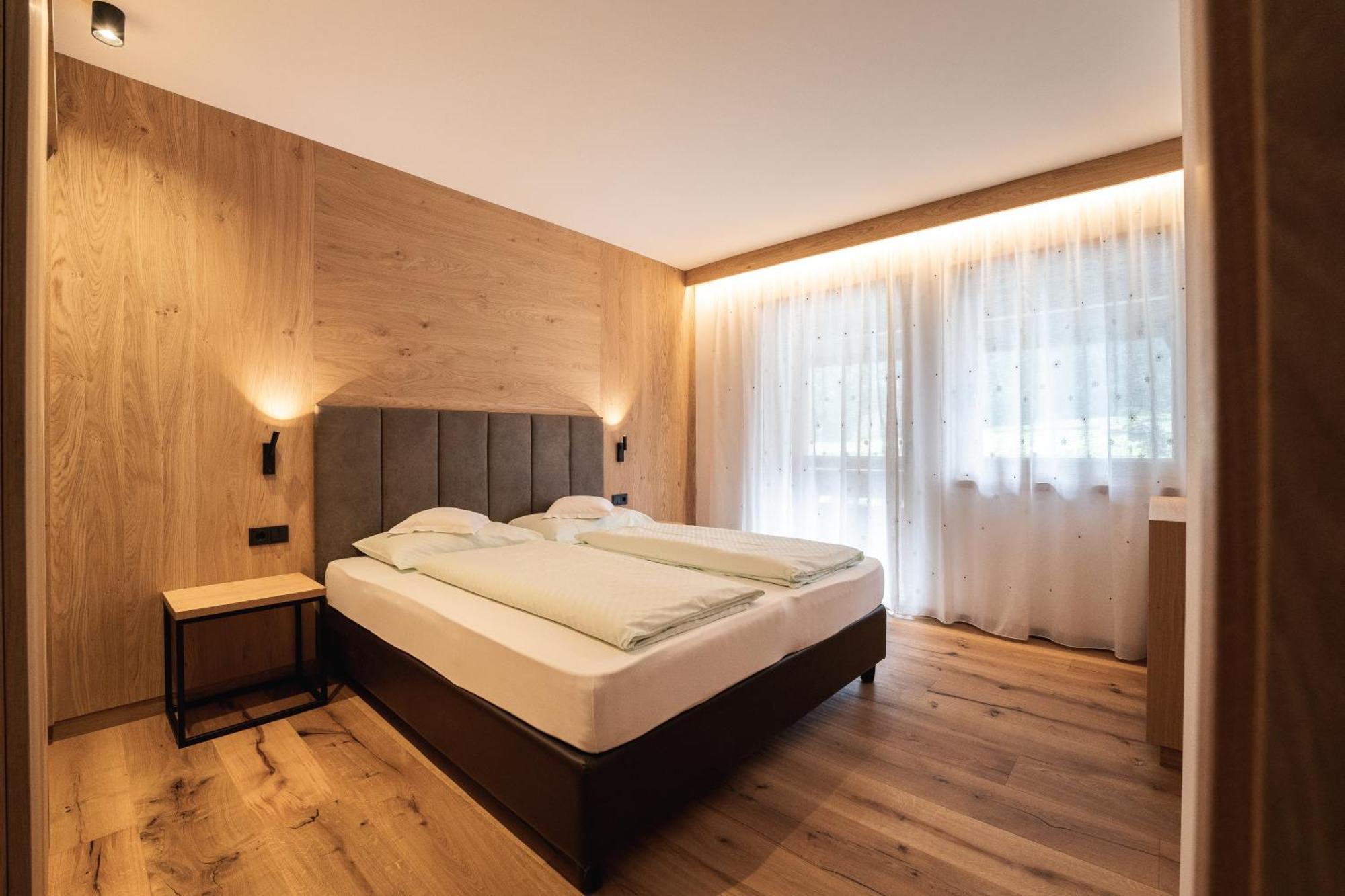 Aparthotel Zum Schloessl Villa Ottone Bagian luar foto