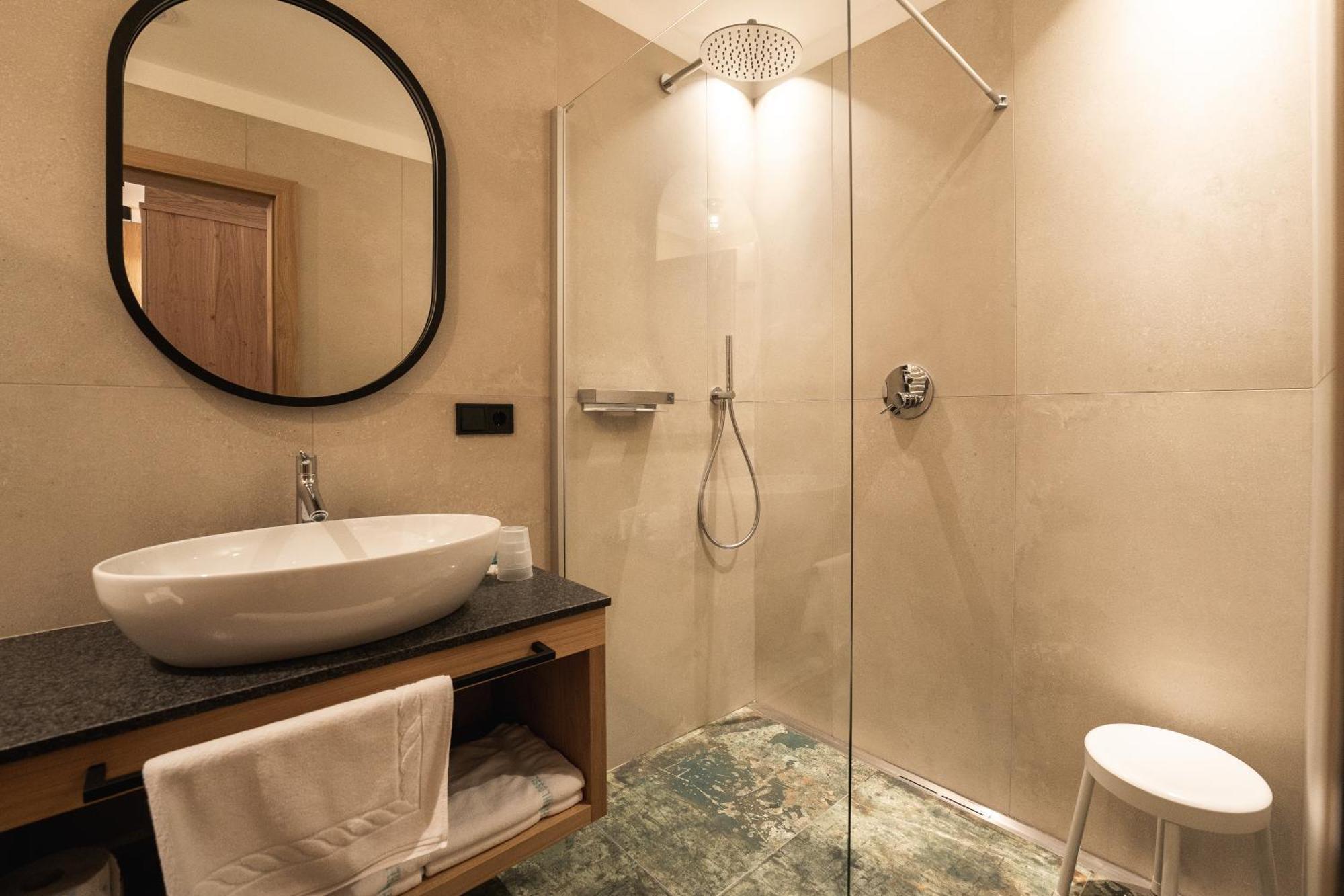 Aparthotel Zum Schloessl Villa Ottone Bagian luar foto