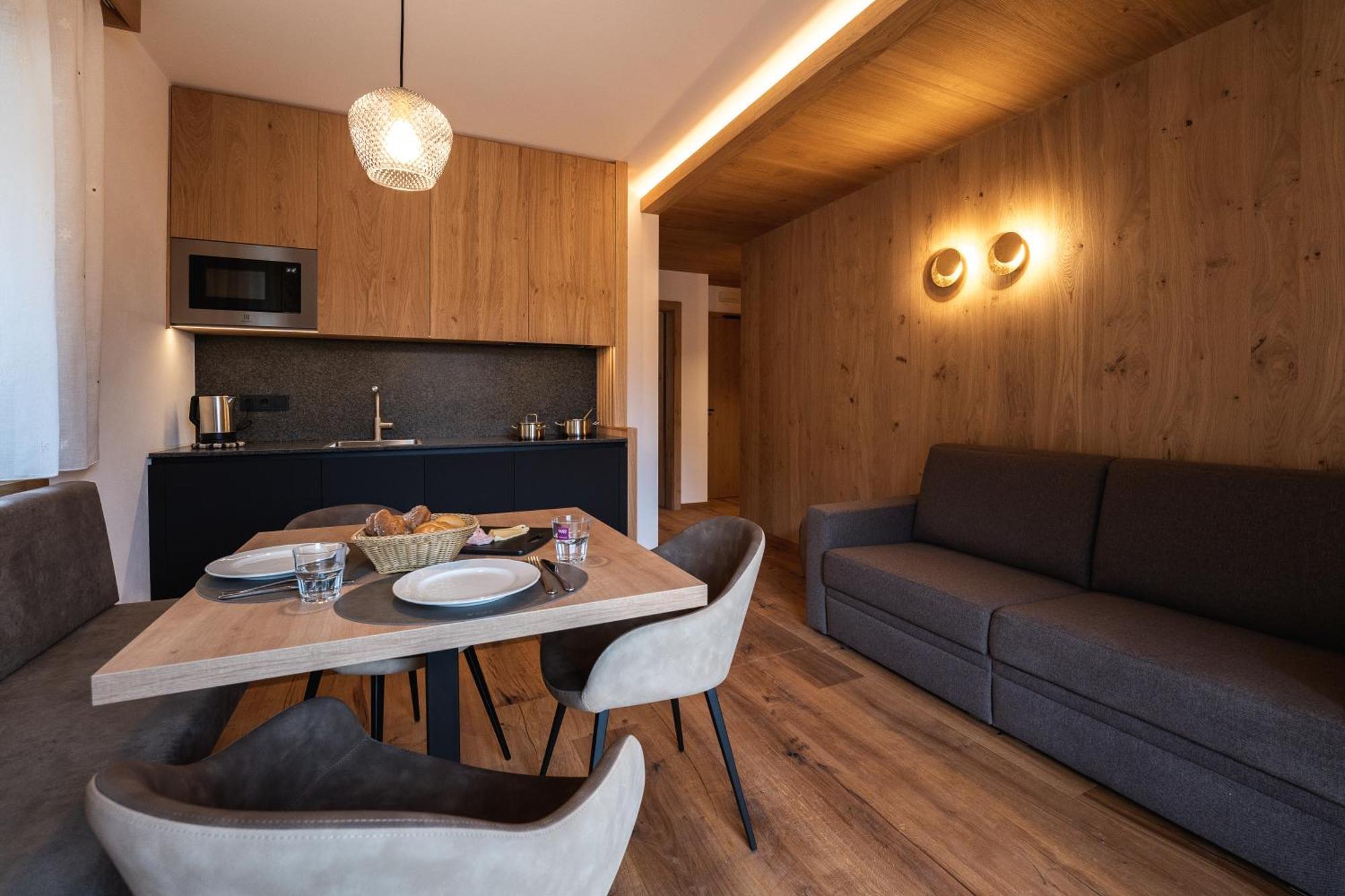 Aparthotel Zum Schloessl Villa Ottone Bagian luar foto