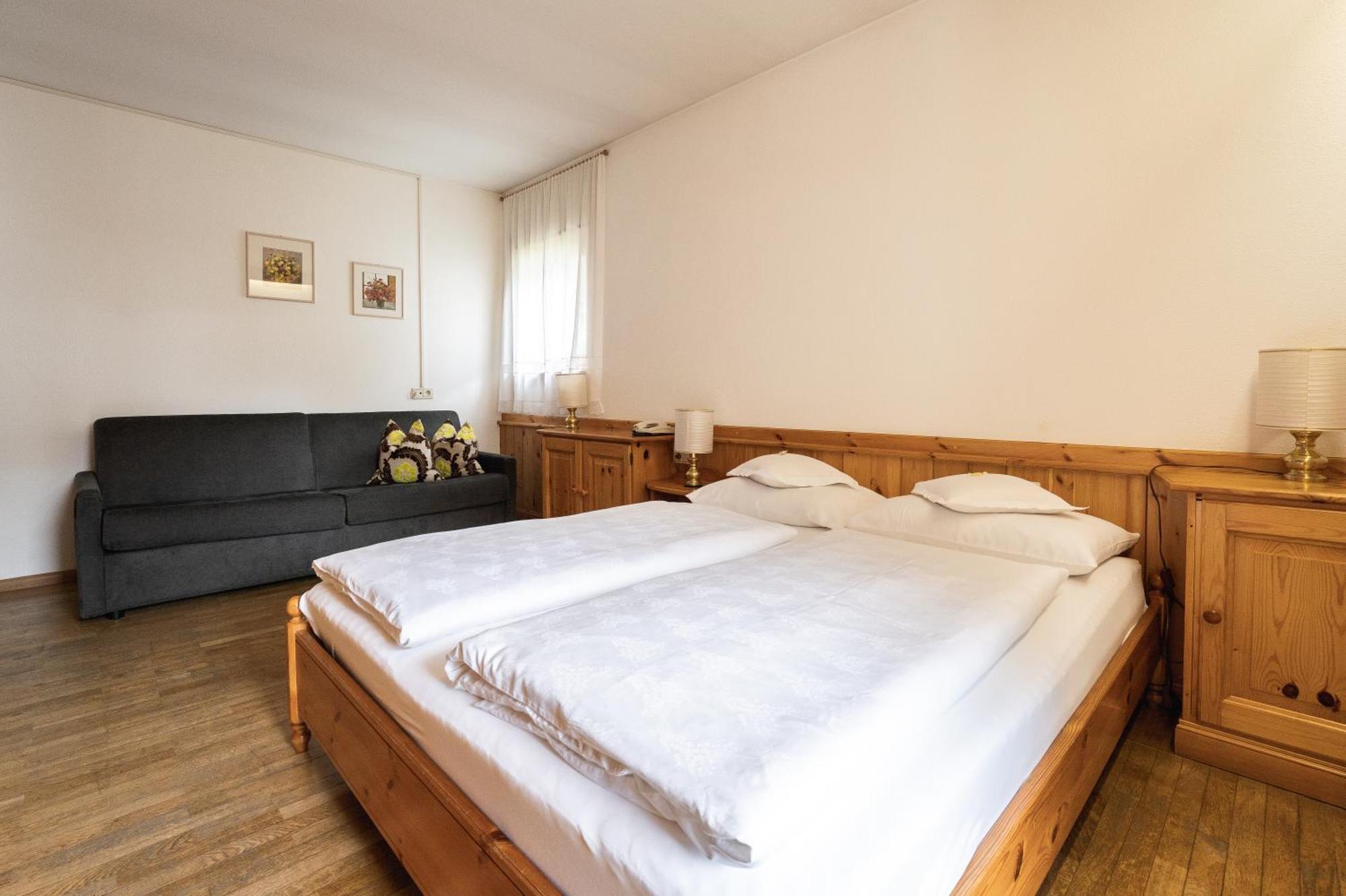 Aparthotel Zum Schloessl Villa Ottone Ruang foto