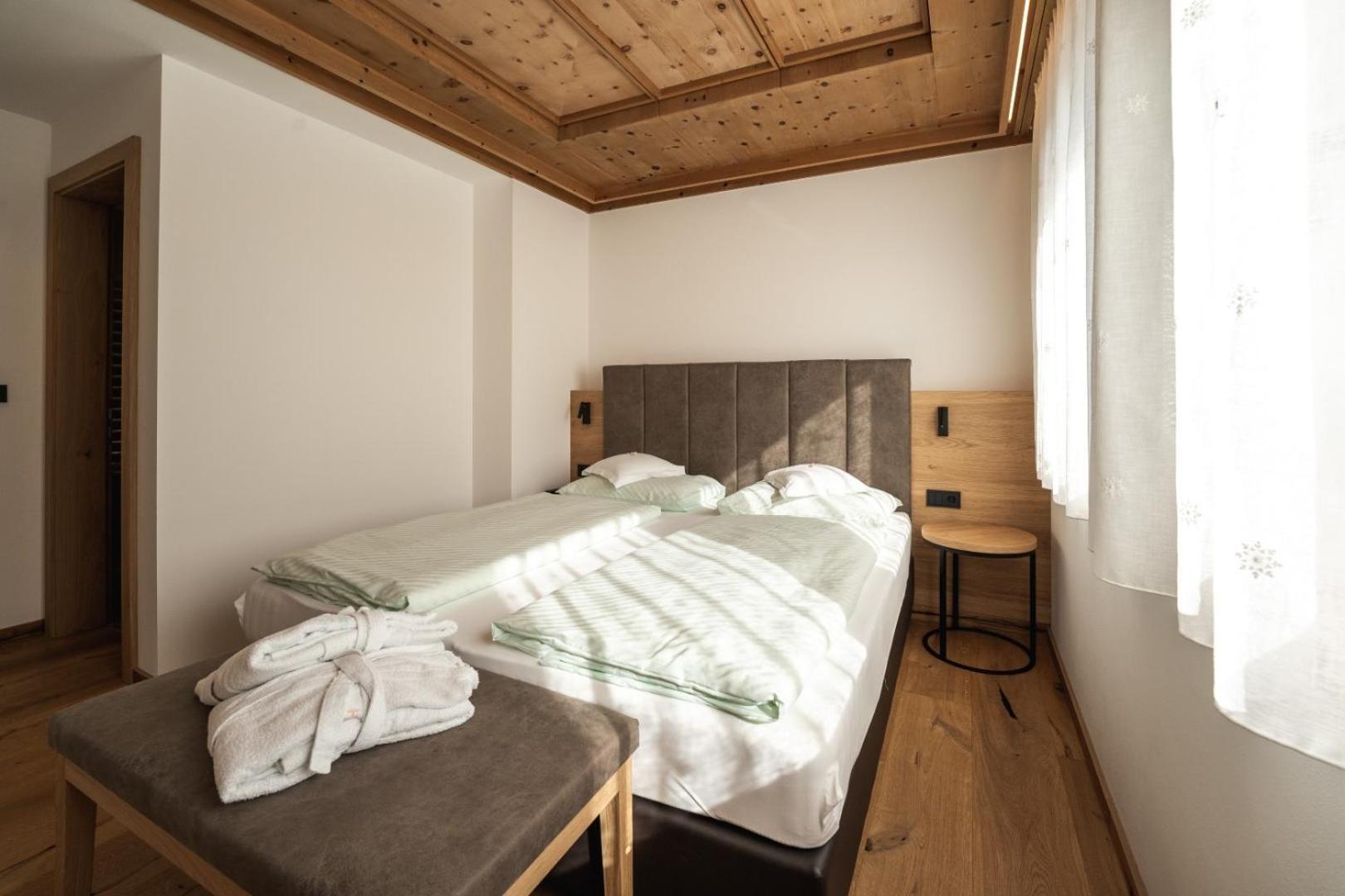 Aparthotel Zum Schloessl Villa Ottone Bagian luar foto
